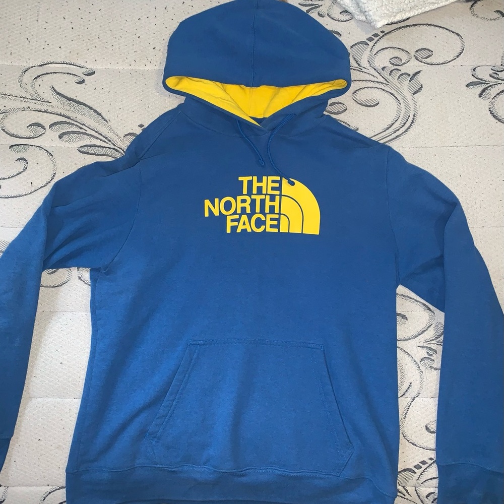 North face sweater
